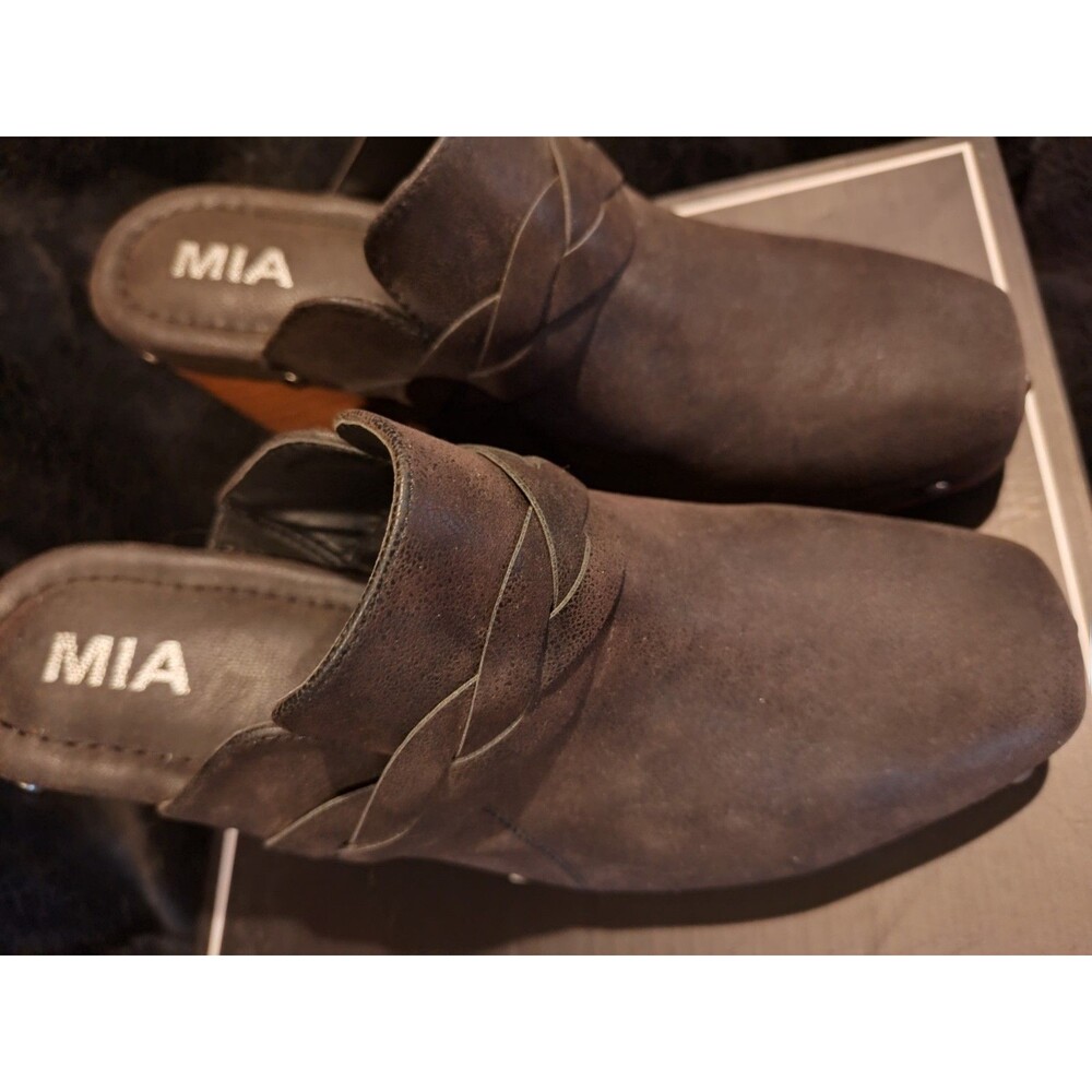 Brand New MIA Black Leather Slip on Clog Heels Embellished with Studs Size 7M - Picture 5 of 8
